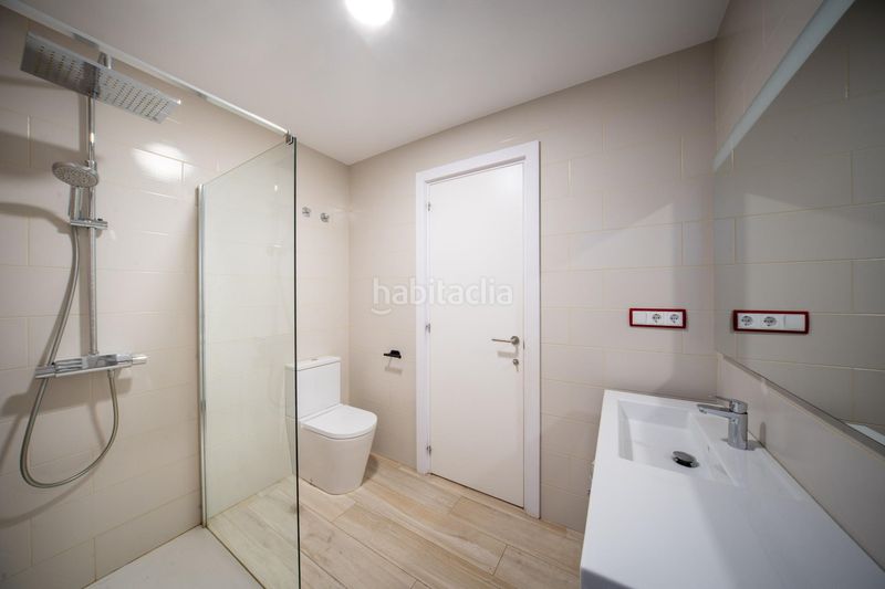 Foto 903b12e3-9c50-42c7-b9c0-3124e0c9c7c0. Casa amb aparcament a Poble Sec Igualada