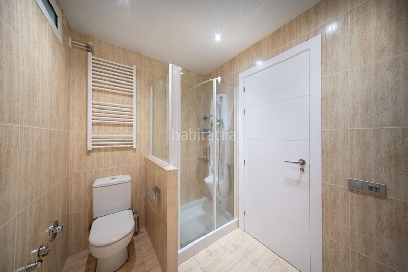 Foto a3576185-ad92-4967-9f0c-afc6669e7cfb. Casa amb aparcament a Poble Sec Igualada