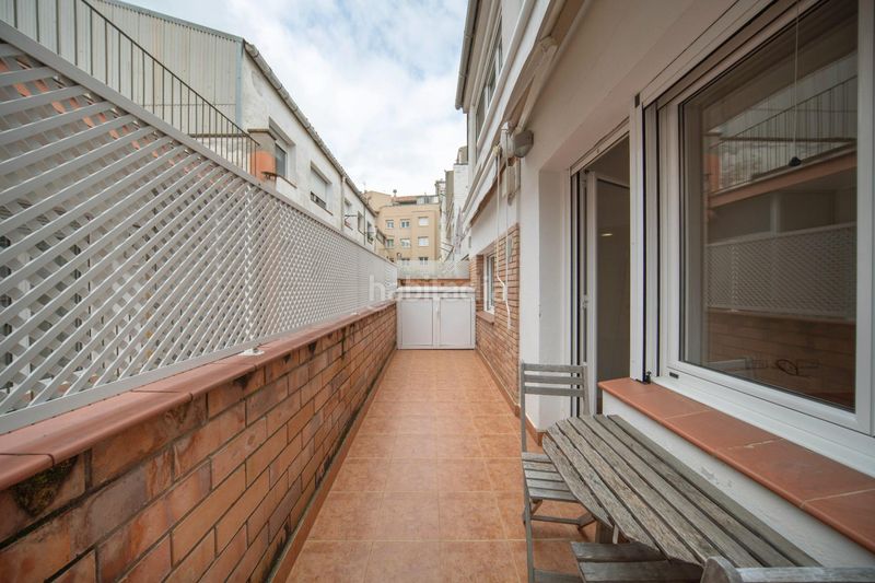 Foto cd80b03f-d1fd-44b0-8244-732411d9ae19. Casa amb aparcament a Poble Sec Igualada