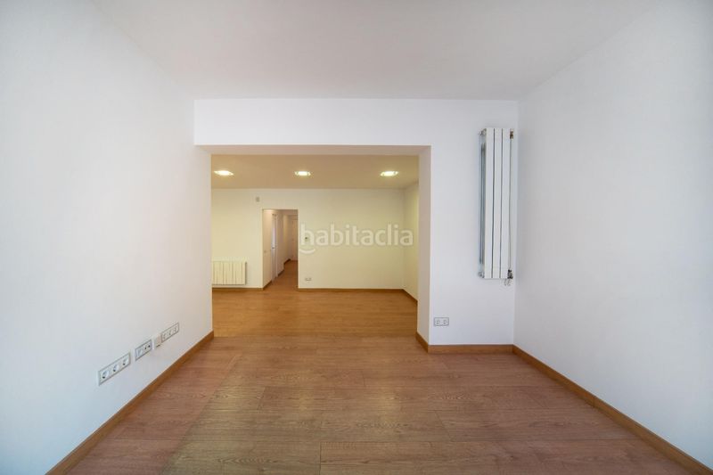 Foto ce22645d-ff94-4c00-b9c0-5c8e21cfd222. Casa amb aparcament a Poble Sec Igualada