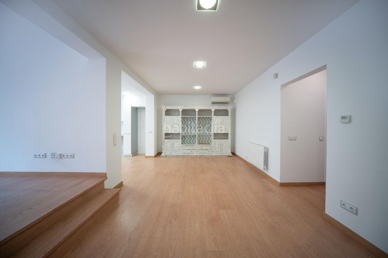 Foto cfbcf14b-01a0-4f4d-8378-f3d3deddabf5. Casa amb aparcament a Poble Sec Igualada