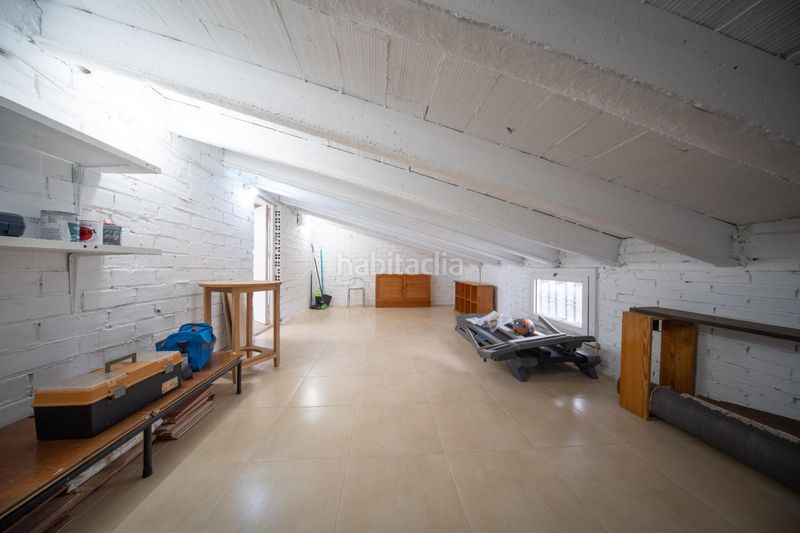 Foto ee22faae-6a61-4783-a557-a1d55f1c18ec. Casa amb aparcament a Poble Sec Igualada