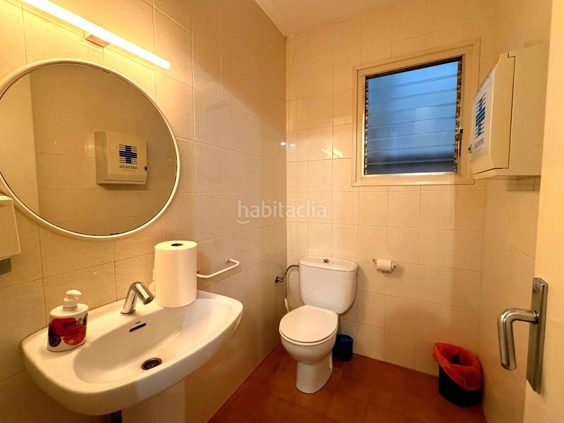 Foto b1b4152d-462e-44a5-9f15-59de58d91ef0. Local comercial a Centre Igualada