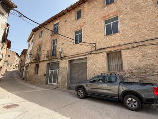 Gebäude in Copons. Edificio  nave con potencial en copons!