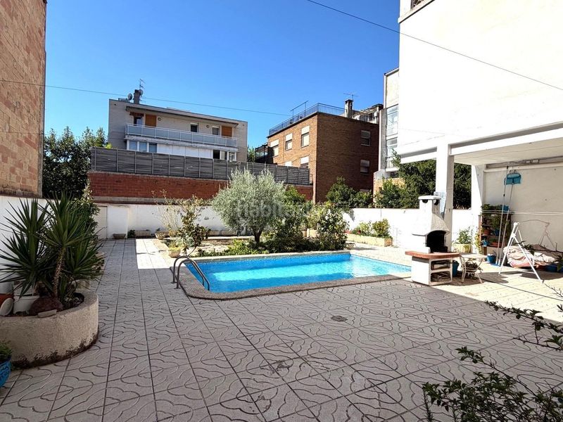 Foto 38ba06b8-3b01-43d9-9439-570ef9c4e4e8. Casa amb calefacció aparcament piscina a Llevant Igualada