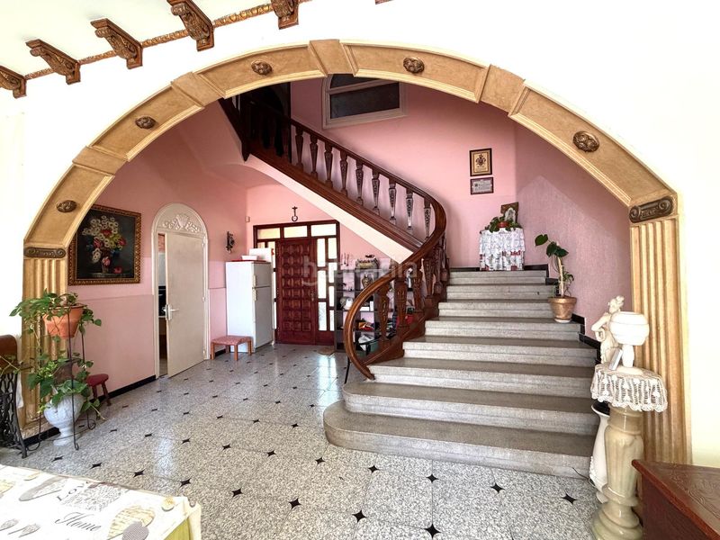Foto 9ddd4fa8-2d8c-46eb-91ef-0907cce72678. Casa amb calefacció aparcament piscina a Llevant Igualada
