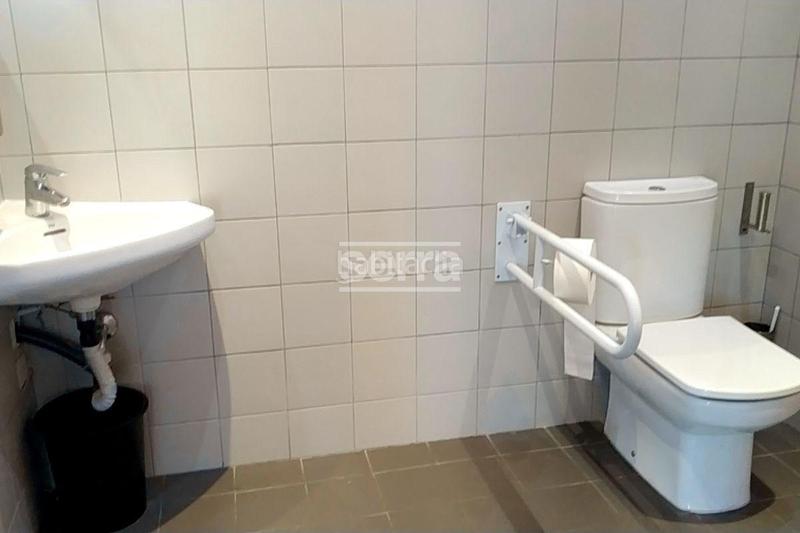 Foto 6b286d64-802c-4a73-8d35-46befc20ada7. Local comercial local en venta en Els Monjos Santa Margarida i els Monjos