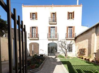 Xalet a Sant Cugat Sesgarrigues. Increíble casa señorial modernista de 501 m2 en venta a 5 km de