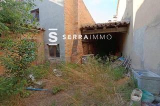 Casa adossada a Castellví de la Marca. La munia  casa de pueblo de 220m2
