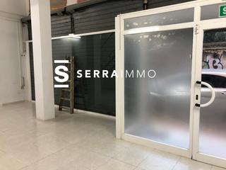 Miete Geschäftsraum in Centre. Local comercial con oficinas y almacén en el centro de sant pere