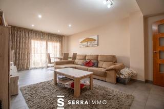 Pis a LEspirall. Piso de  2 habitaciones con parking cerca del centro