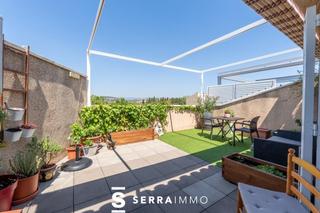 Pis a Centre Vila. Piso dúplex de 3 habitaciones con parking, trastero y terraza de