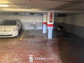 Aparcament cotxe a Barri de Mar. Plaza de aparcamiento en la zona del barrio de mar