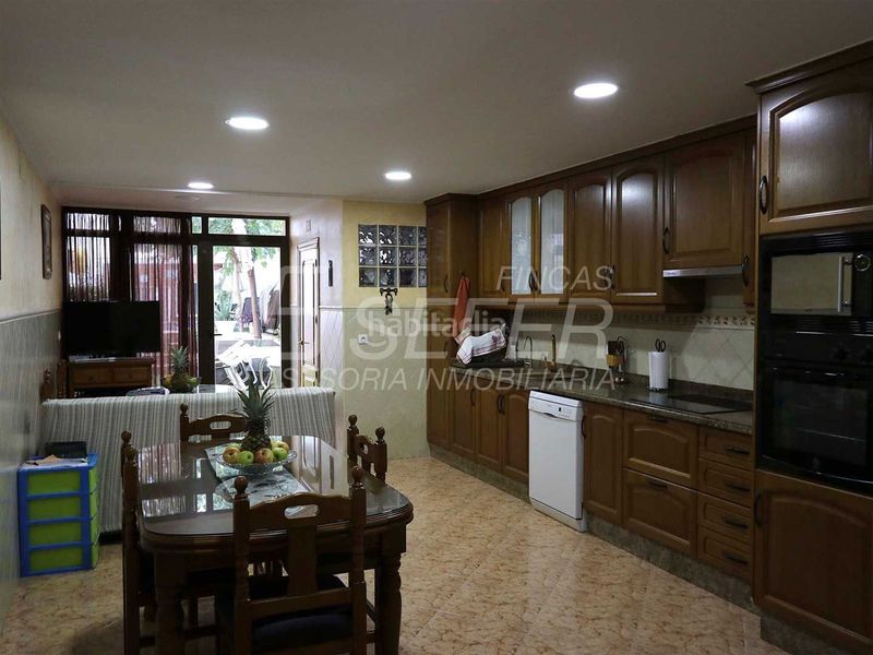 Foto 40a84179-e737-4afc-a36d-f0da68feb86b. House with heating pool in Madrigal Villarreal / Vila - real