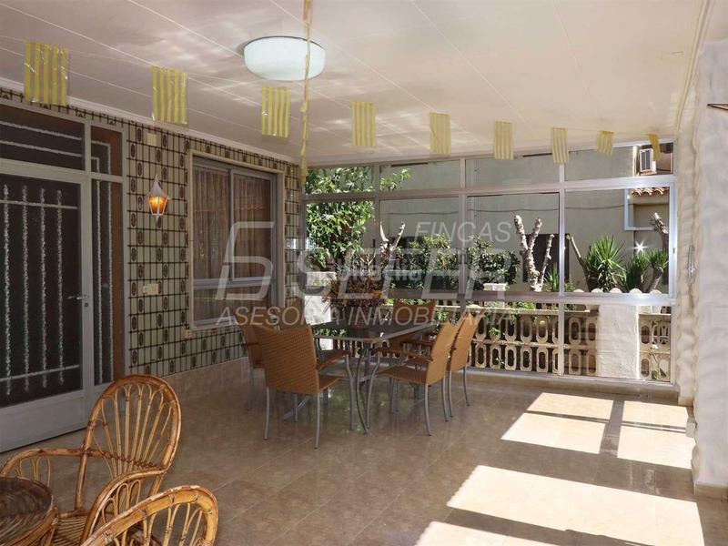 Foto 54688cdc-ad5a-46d8-8d49-79cde45cd290. Xalet amb aparcament terrassa a Playa Burriana