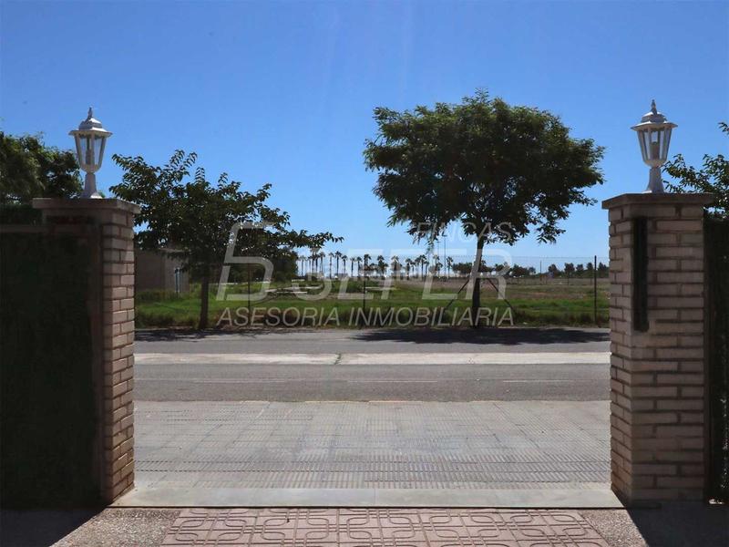 Foto 87732369-d206-4b28-bed6-854176f73e44. Xalet amb aparcament terrassa a Playa Burriana