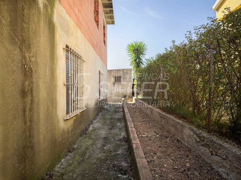Foto a48c6258-6e91-4009-a5dc-8bb9053f63a7. Masia amb calefacció aparcament a Alcora (l´)
