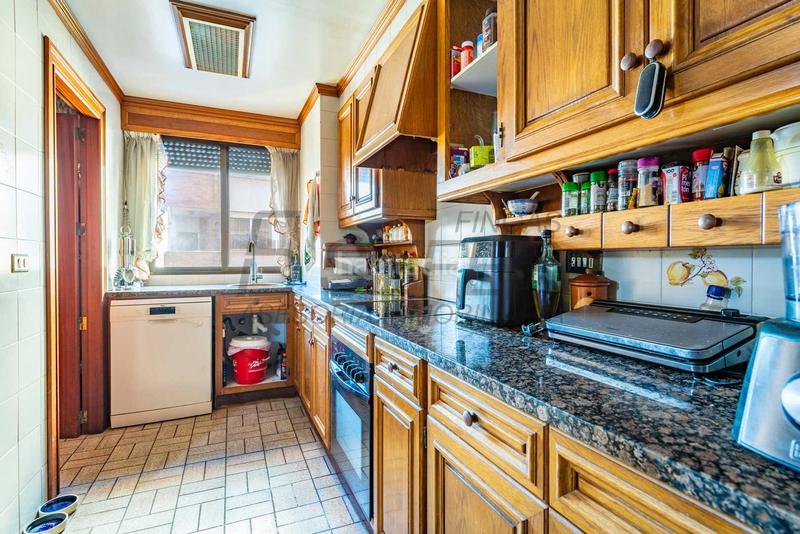 Foto 43523ddc-2ebf-49bf-91f8-52c175a3c951. Appartement avec parking dans Centro Villarreal / Vila - real