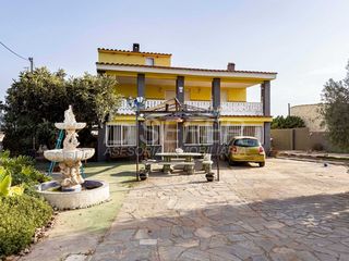 Xalet en Avenida Alemania-Italia. Chalet con piscina