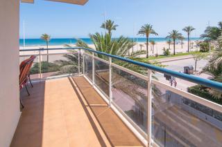 Apartament  Calle paseo neptun maritimo. Apartamento primera linea de playa