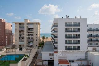 Apartament  Calle mallorca 21. Gran apartamento en segunda linea de playa, con vistas al mar y