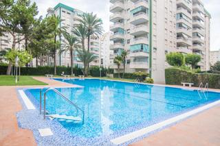 Apartment in Playa de Gandía. Amplio apartamento con piscina y acceso a playa en gandia