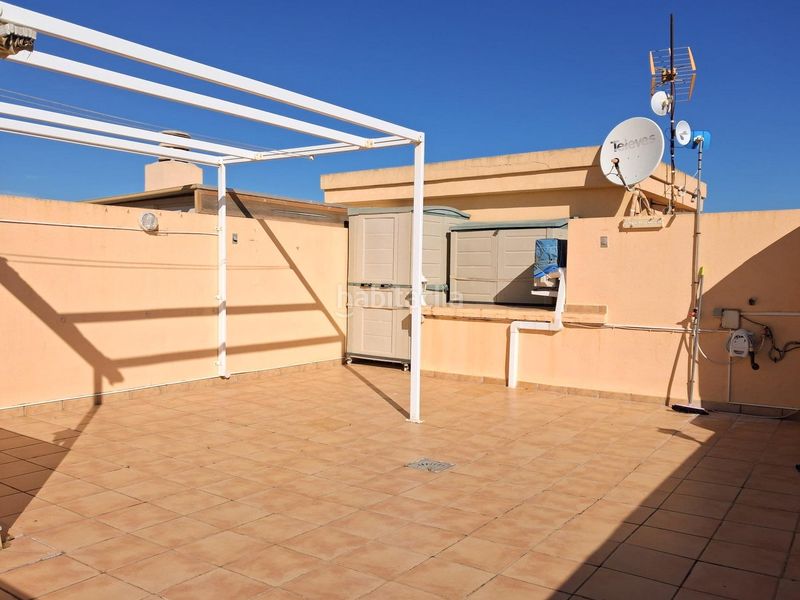 Foto cd7a1491-9627-41a5-85a1-10f742946023. Àtic amb aparcament a Guardamar