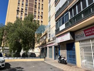Local commercial à Avenida orihuela 6. Local entreplanta con posibilidad de cambio de uso a vivienda