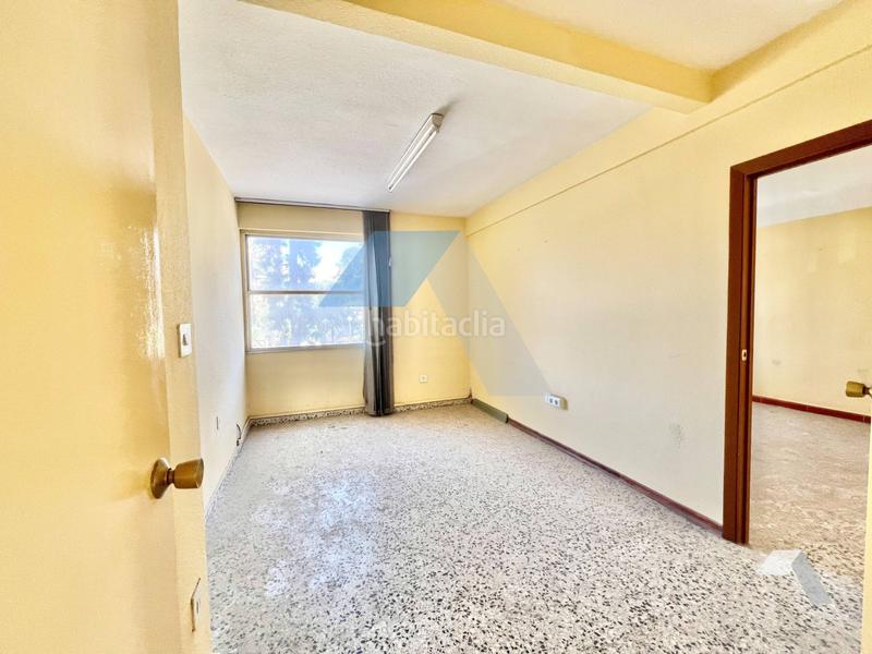 Foto c7e1378c-8671-4d8b-b5e8-1b44719b2fcf. Business premise in avenida orihuela 6 in San Fernando - Princesa Mercedes Alicante