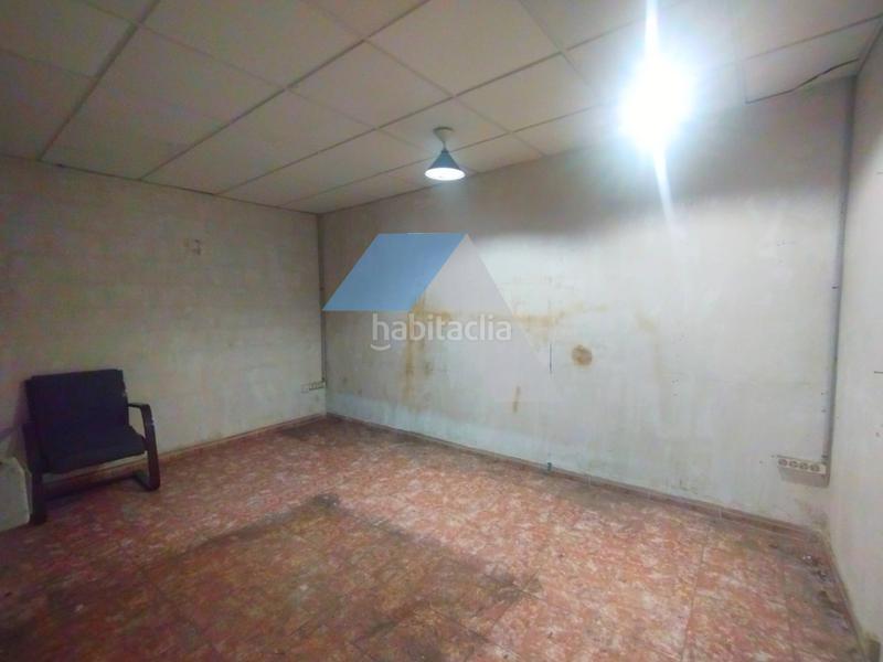 Foto 937441a4-7d18-4361-bfa8-08a36b1852c2. Local comercial a Carolinas Bajas Alicante