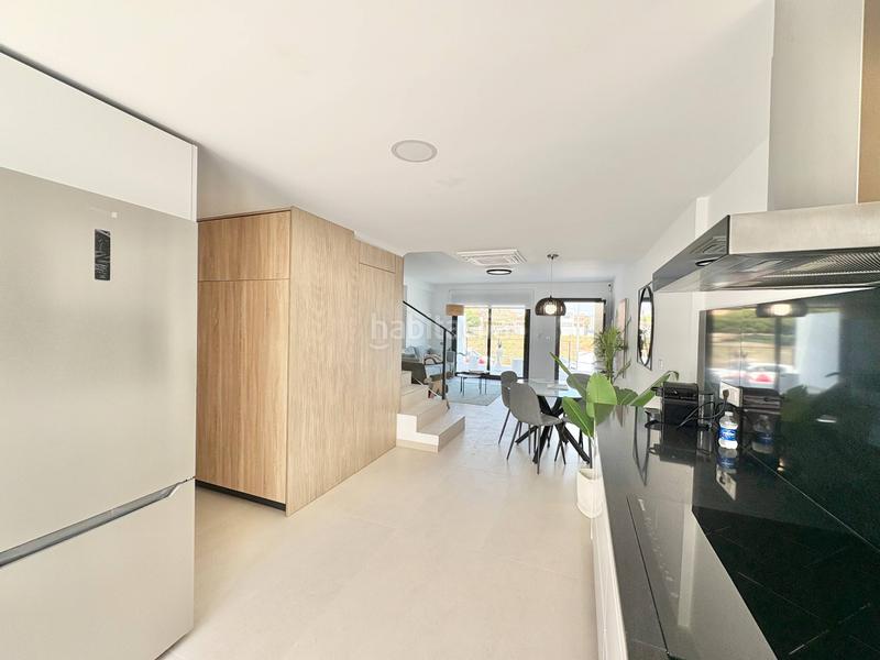 Foto f62f8a96-51ff-4224-8164-7cd40117b1f1. Reihenhaus mit heizung parking pool in Rafal