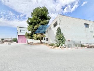 Nau industrial a Norte. Nave de 2000m2 en parcela de 6000m2