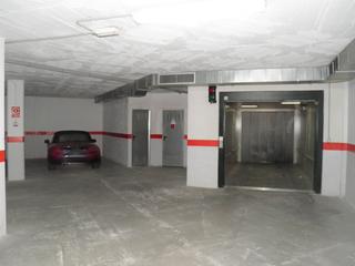 Car parking in Norte. Se vende plaza de garaje y trastero