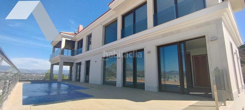 Foto 37c9a332-1bbb-4a43-bcfe-87f90cc398a9. Chalet  de lujo con vistas panorámicas y calidad inigualable en Benidorm
