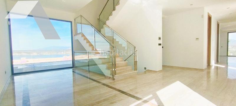 Foto 574f1c16-2844-4ff9-a479-ca012bb2f076. Chalet  de lujo con vistas panorámicas y calidad inigualable en Benidorm