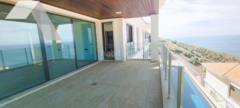 Foto 853b5929-8d94-49f1-ac0a-5d176c7ae1f4. Chalet  de lujo con vistas panorámicas y calidad inigualable en Benidorm
