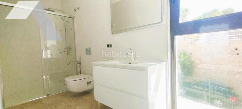 Foto b6df519d-23bd-48de-8073-10a4e275477b. Chalet  de lujo con vistas panorámicas y calidad inigualable en Benidorm
