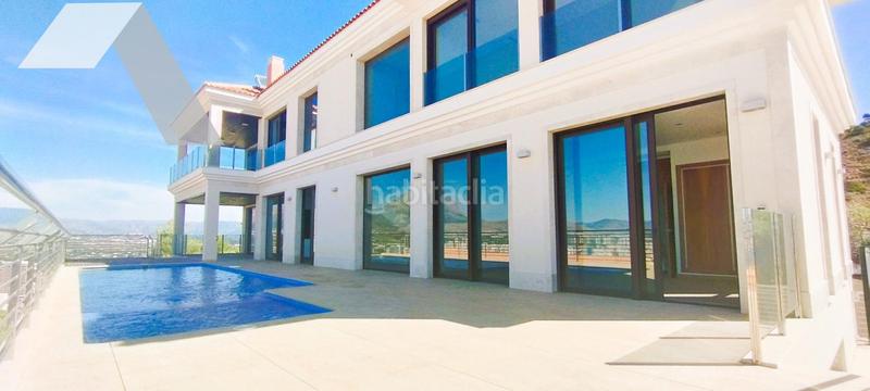 Foto be0d0f7c-e108-4502-bf28-6140ee07a973. Chalet  de lujo con vistas panorámicas y calidad inigualable en Benidorm