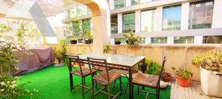 Appartement à Barrio del Centro. Amplio piso en el corazón de alicante 130m2 y garaje en el centr