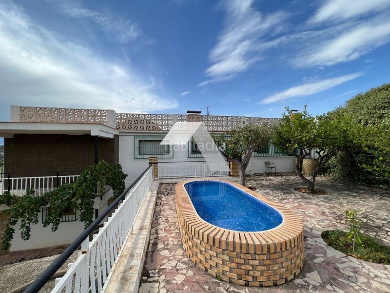 Foto 2ff0387d-fd47-4278-bb30-aaf1fc3eed00. Xalet amb aparcament piscina a Busot