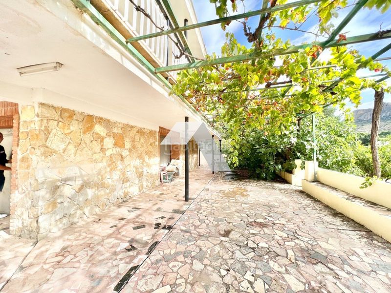 Foto 398fb066-6d32-4ef5-a94e-f792958433a5. Xalet amb aparcament piscina a Busot