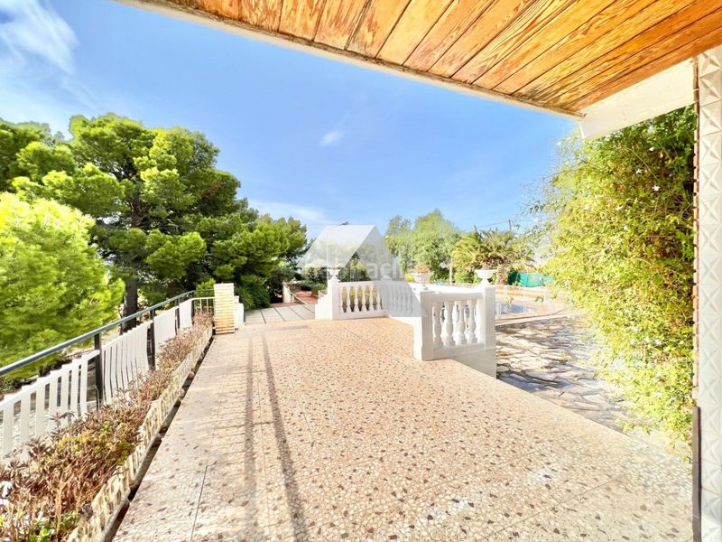 Foto 72af6e10-8ff0-4bf6-9ac3-c653d92e5e47. Xalet amb aparcament piscina a Busot