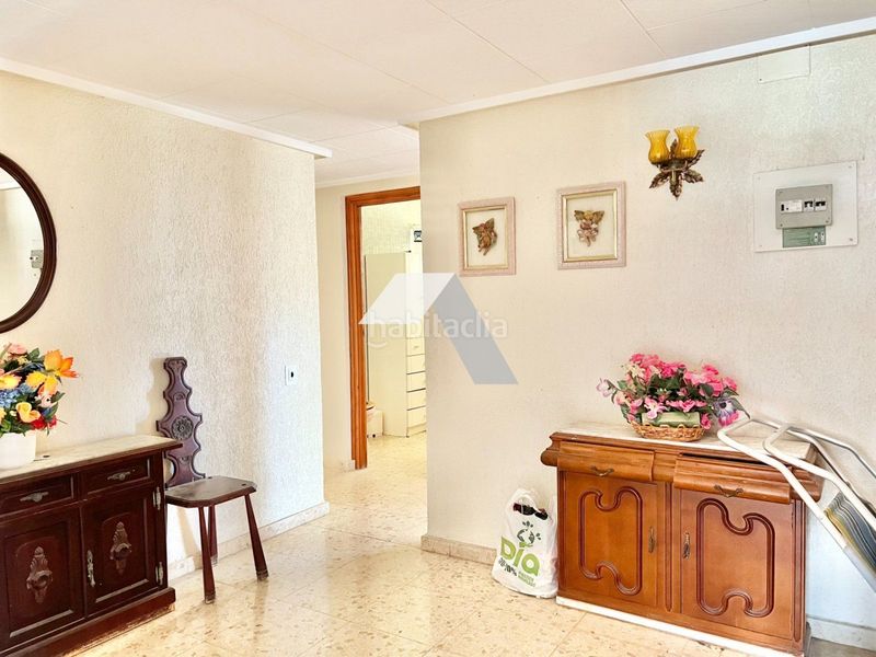 Foto 98684e4a-dc2c-4563-8f8d-7f4d2eb0c308. Xalet amb aparcament piscina a Busot