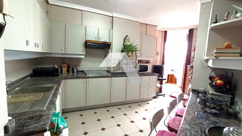 Foto 6a5b5736-4852-46d7-909d-433456e0cd74. Etagenwohnung mit parking pool in Goteta Alicante