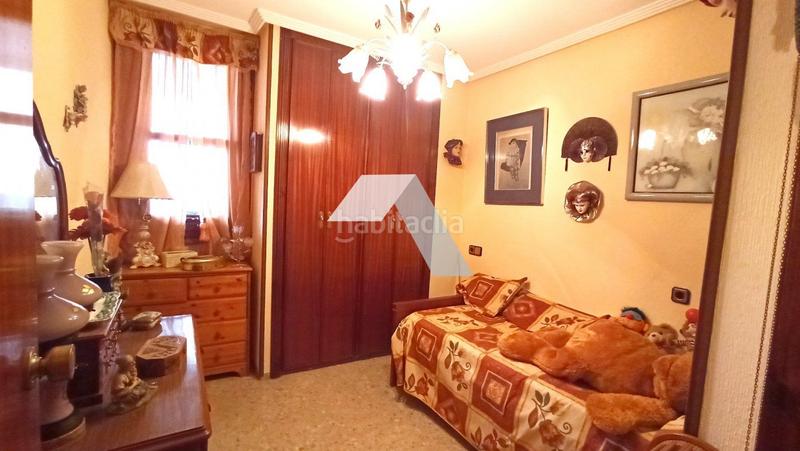 Foto ce758a9e-b476-46cf-8104-e1d015f89178. Etagenwohnung mit parking pool in Goteta Alicante