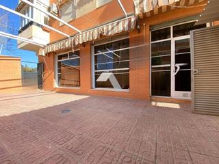 Local commercial à Parque Lo Torrent. Local comercial totalmente equipado, con gran terraza