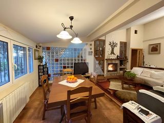 Xalet a Villamontes-Boqueres. Chalet independiente con piscina en gran parcela rústica, rodead