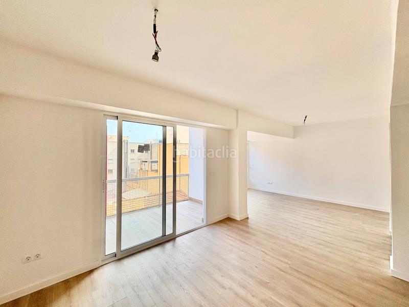 Foto 11b203ea-5116-4fa4-8ba5-bd680f57b859. Piso en calle reyes catolicos 28 piso en el centro con reforma integral en Alicante