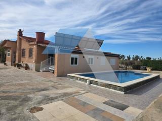 Chalet à Las Bayas. Vendo  chalet a 10 minutos de santa pola