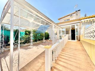 Casa en Castalla. Pareado en castalla internacional